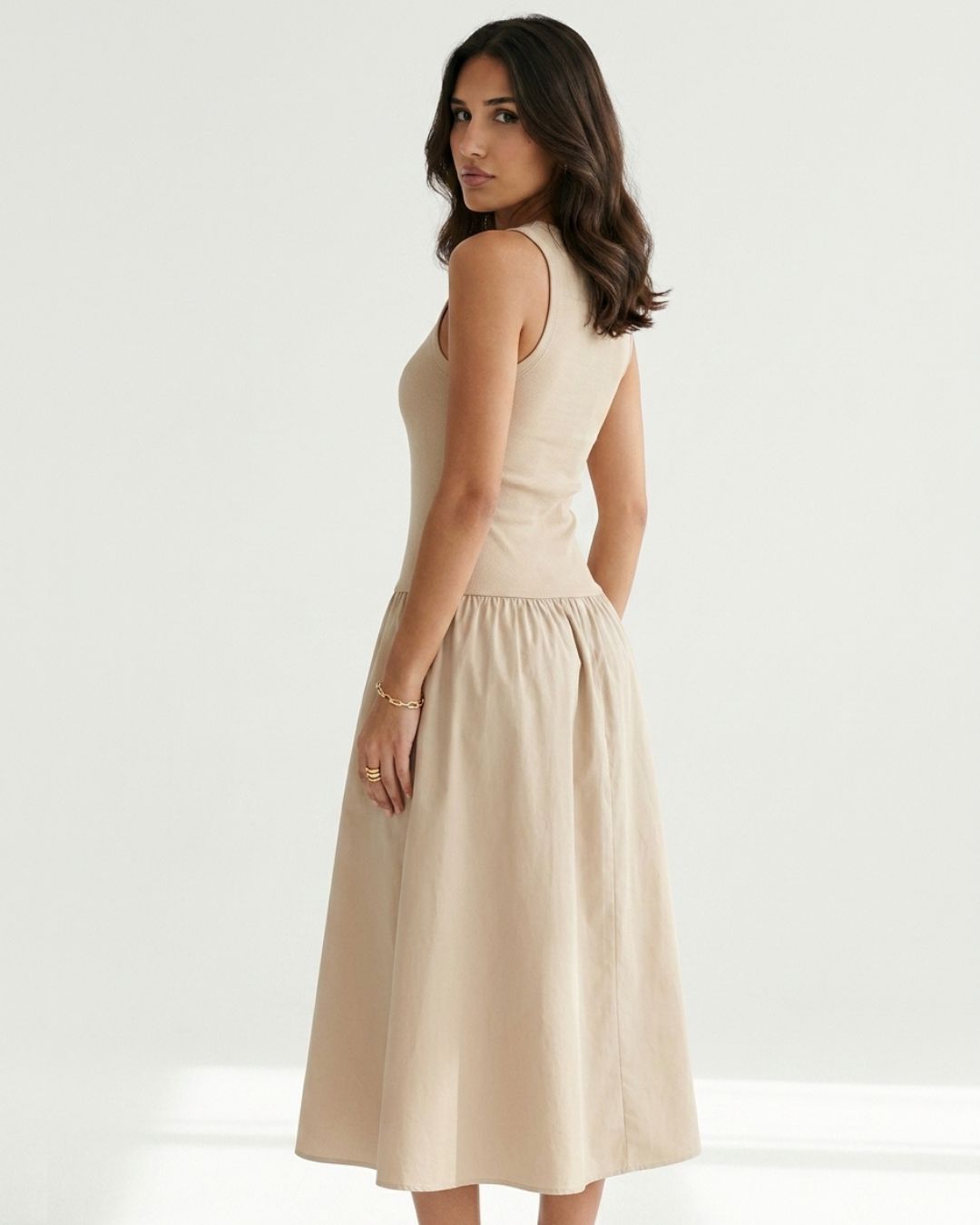 Sloane Minimal Flow Maxi Dress