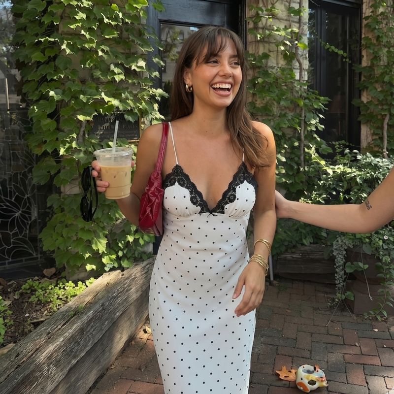 Élodie Lace Backless Gown